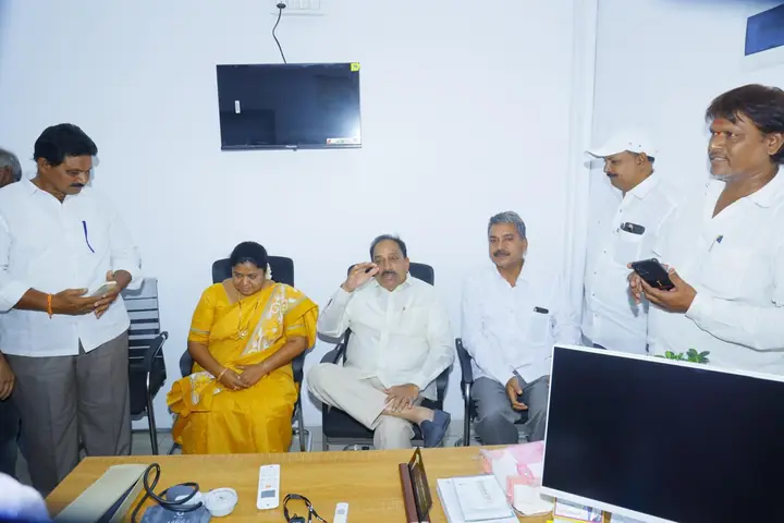 LVR Hospital team and guests during a hospital visit